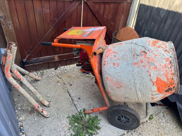 Belle cement  Mixer – HIRE ONLY 