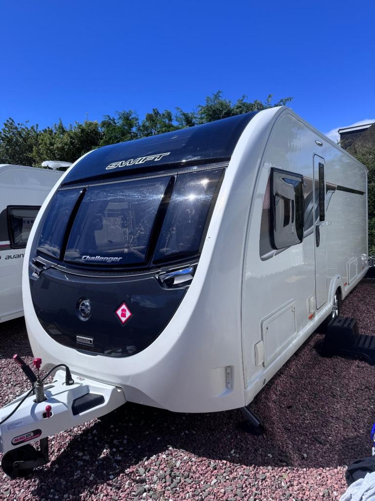 Swift Challenger 580, Yr.2020, Fixed Island Bed, Alde heating,Motor-Mover, awnin