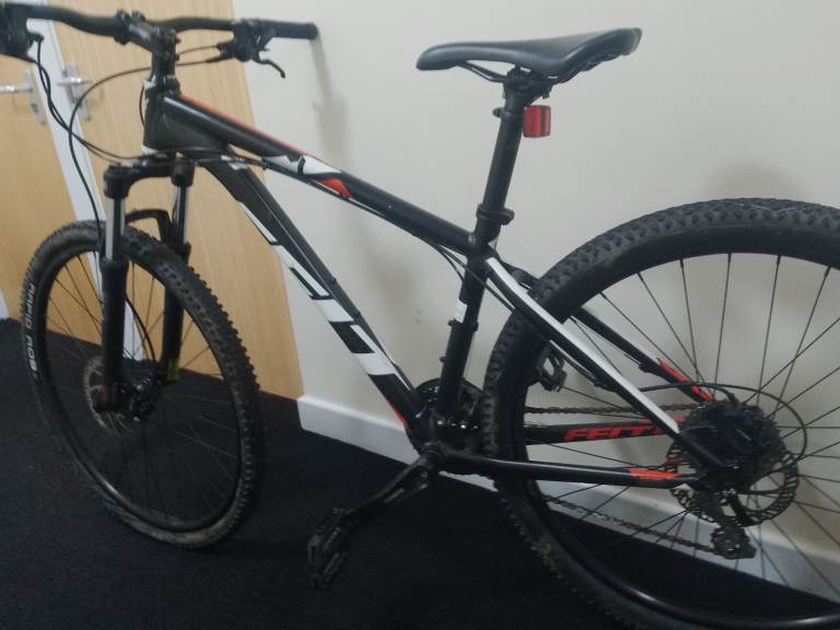 Felt hard tail mountain bike 