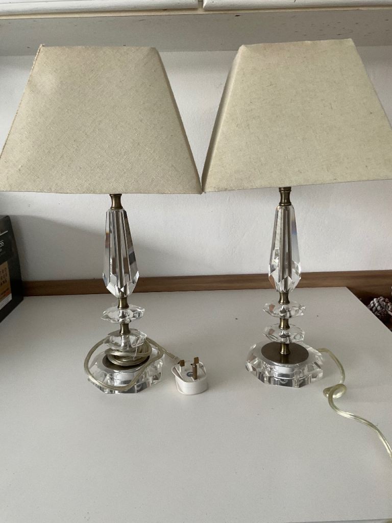 2 Bedside Lamps