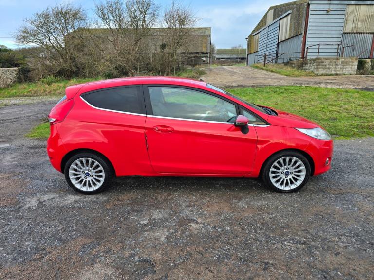 2011 Ford Fiesta 1.6 Titanium 3dr HATCHBACK Petrol Manual