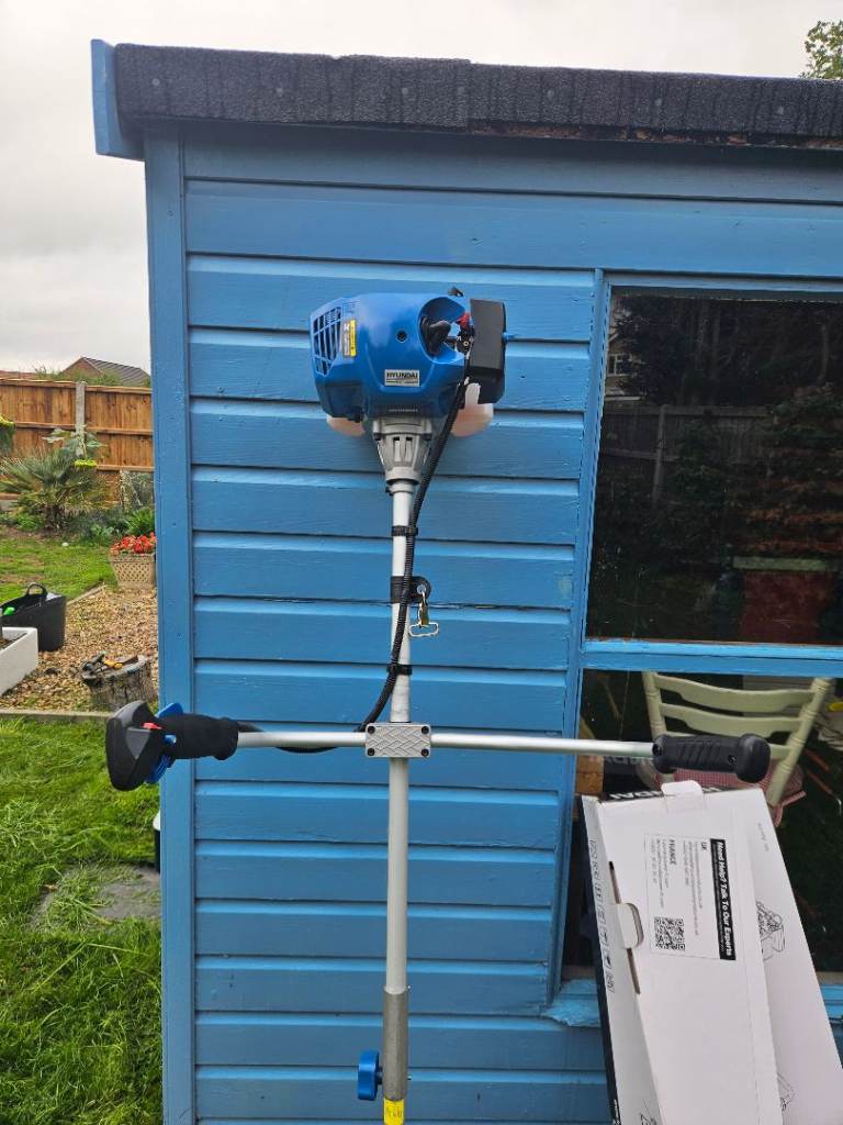 Hyundai HYBC5200X Petrol Grass Trimmer/Brush Cutter – As Good As New