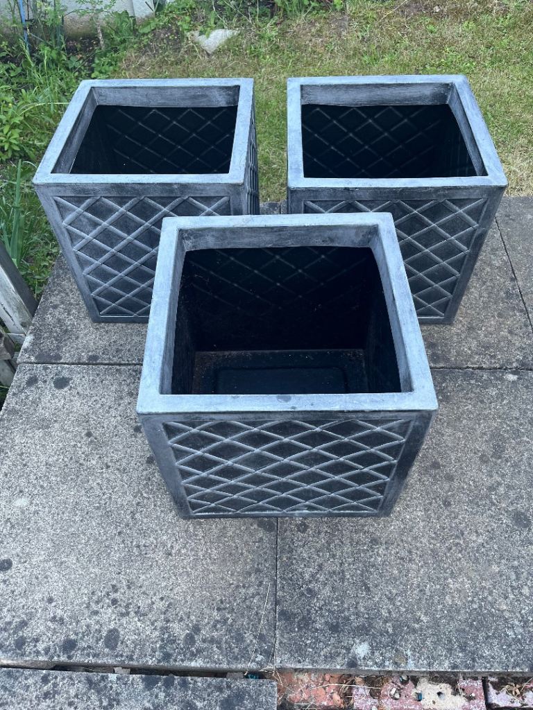 Plant pots