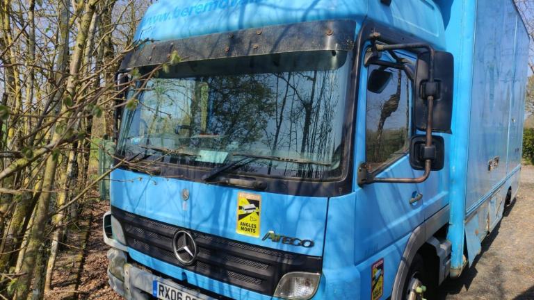 Mercedes Atego furniture removal van 7.49t very good runner IN FRANCE FOR EXPORT