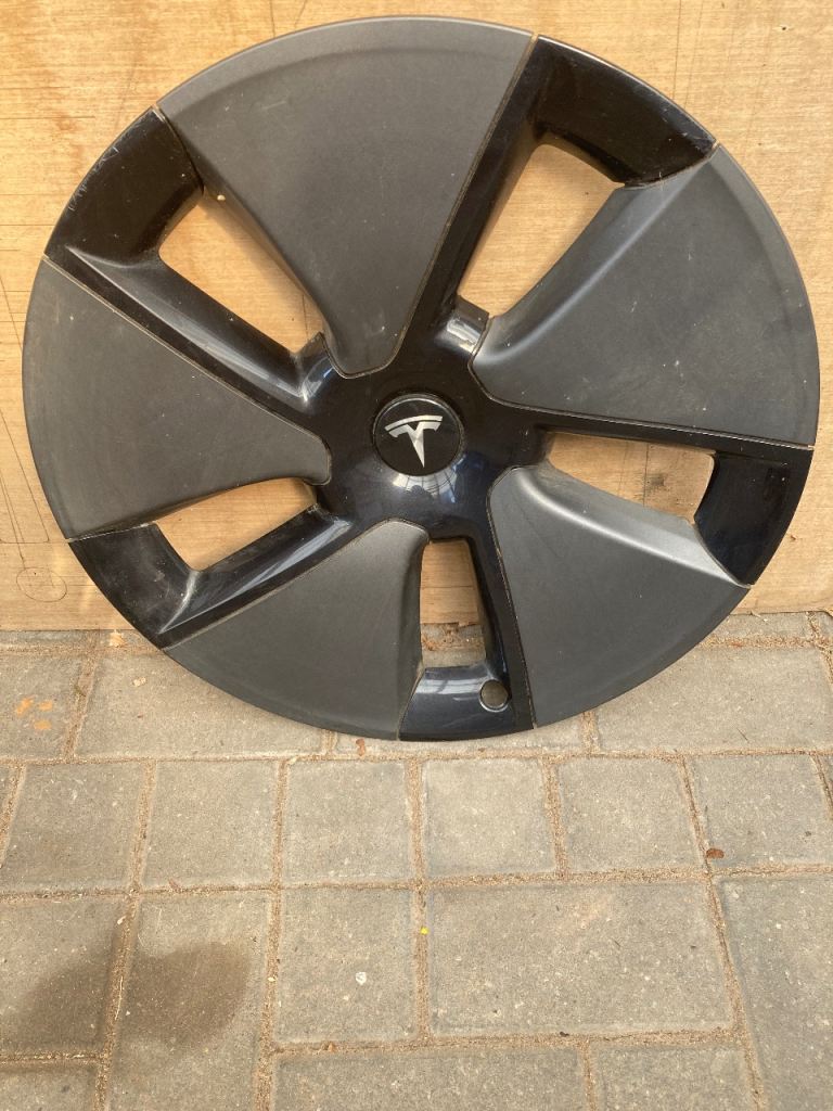 Tesla 18inch wheel covers