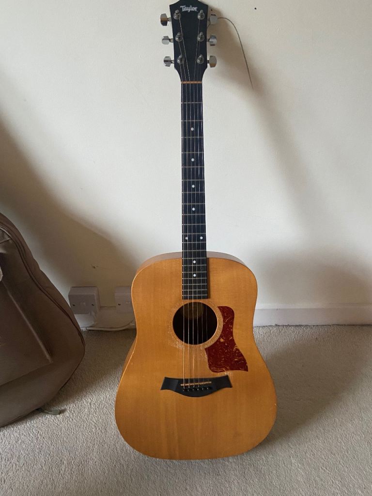Taylor Big Baby Acoustic Guitar with Case