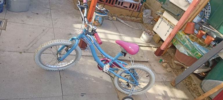 Girls bike £90