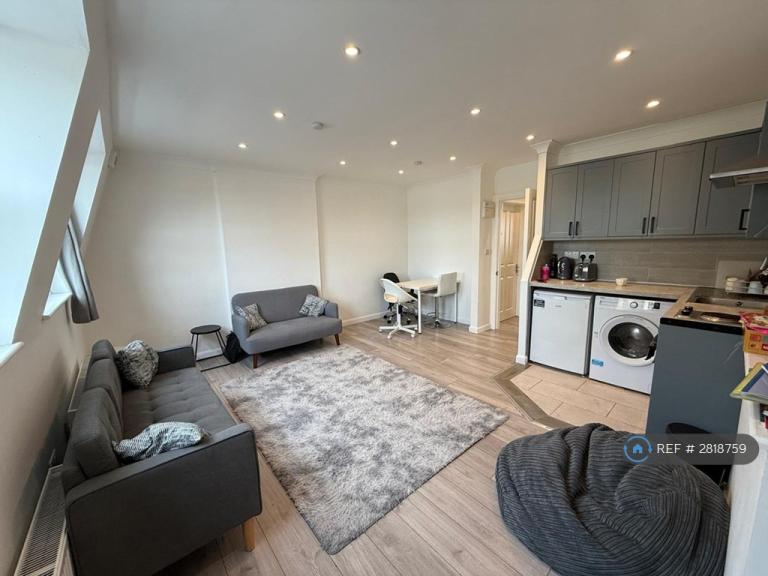 1 bedroom flat in West Street, Brighton, BN1 (1 bed) (#2818759)