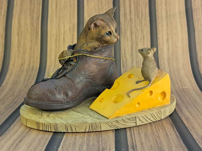 Fraser Creations, Family Friends Collection Cat And Mouse Figurine Excellent Condition. 