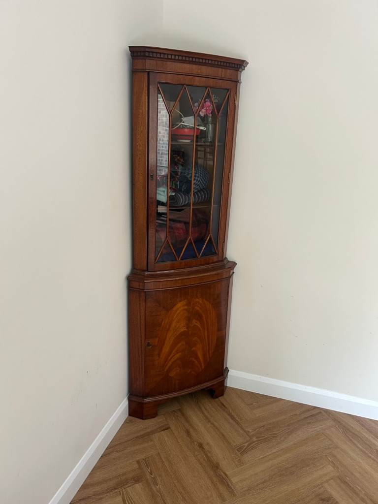 Bevan Funnell Mahogany Corner Cabinet – Good Condition