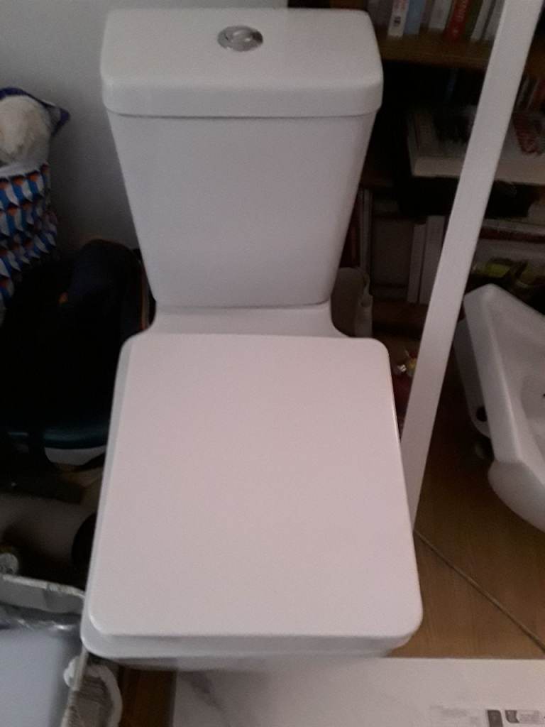Complete Toilet. 