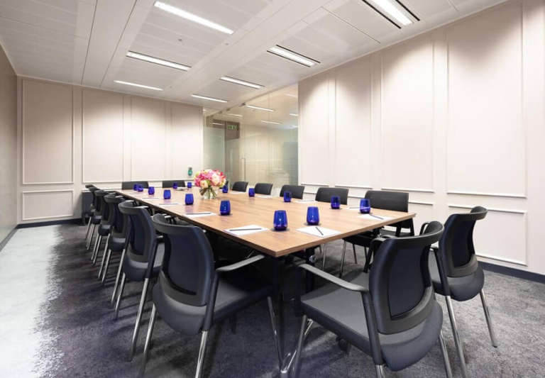 *Cannon Street* Private Serviced Offices: Units from 3 to 50 desks for rent EC4