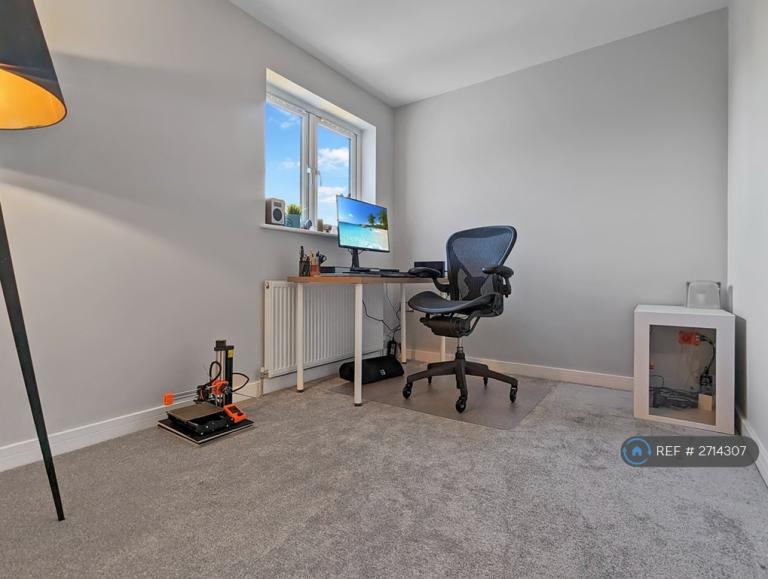 4 bedroom house in Wickwar Road, Kingswood, Wotton-Under-Edge, GL12 (4 bed) (#2714307)