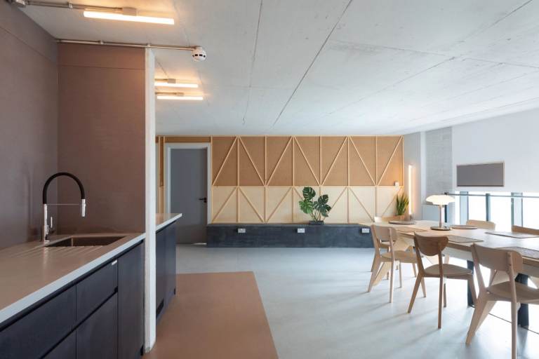 Bright Studio / Office / Workspace To Let In East London - Clapton / Leyton E10