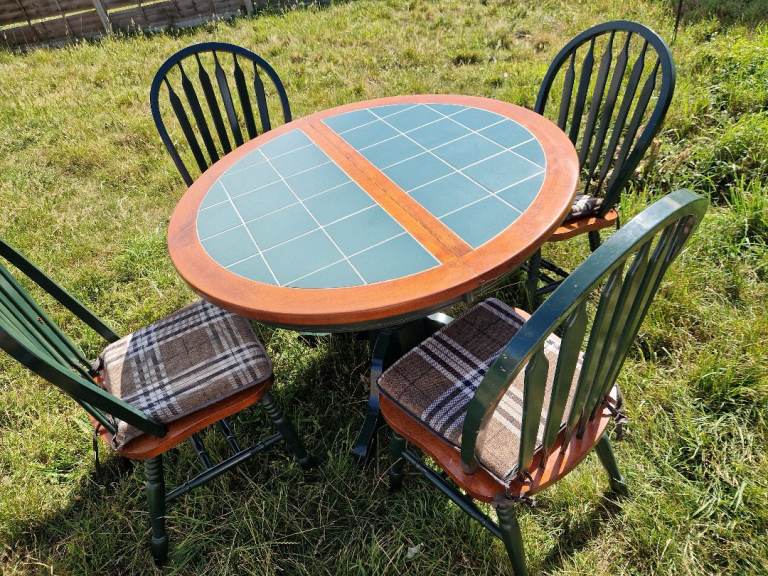 Round green tiled extendable dining table + 4  chairs 