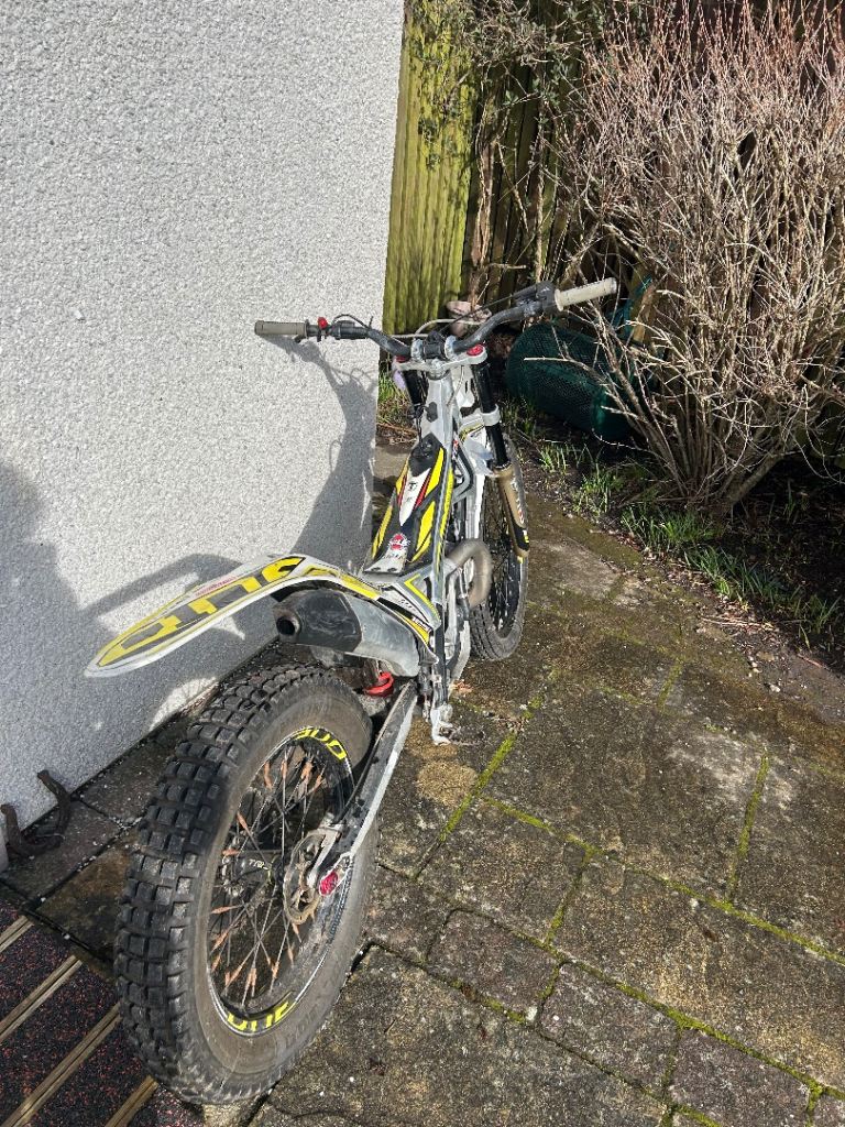 125 trials bike