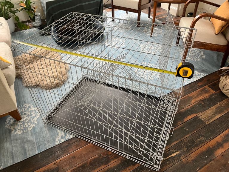Large dog crate / cage with tray