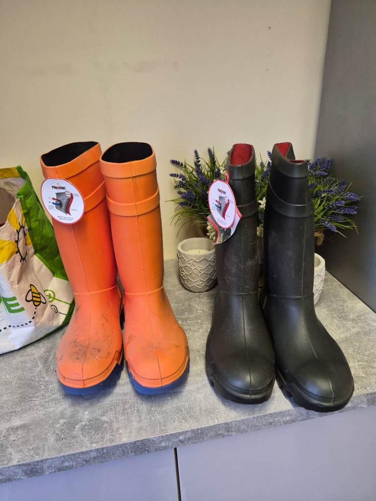 Size 10 wellingtons. Brand New with Tags