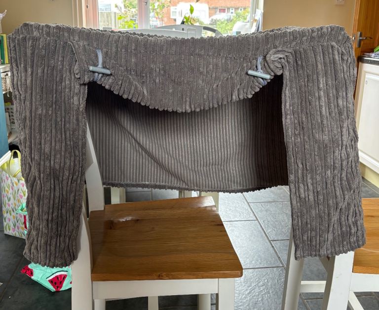 Lords & Labradors Dog Crate Cover M
