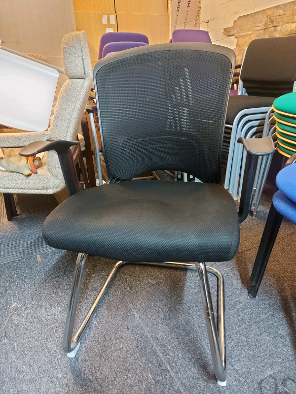 Waiting room chairs available 