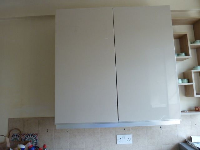 FREE - Kitchen cabinets - To be dismantled and taken away - Near Ealing Broadway W5