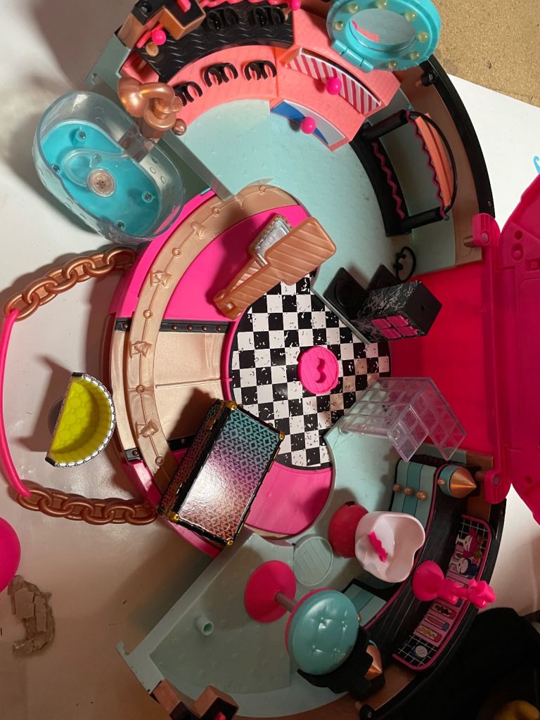 Huge Bundle of LOL Dolls Toys