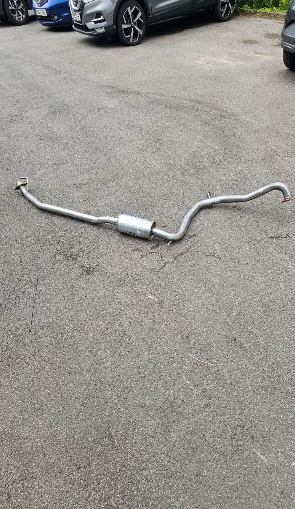 Honda Civic 05/11 1.8 Centre box exhaust section.