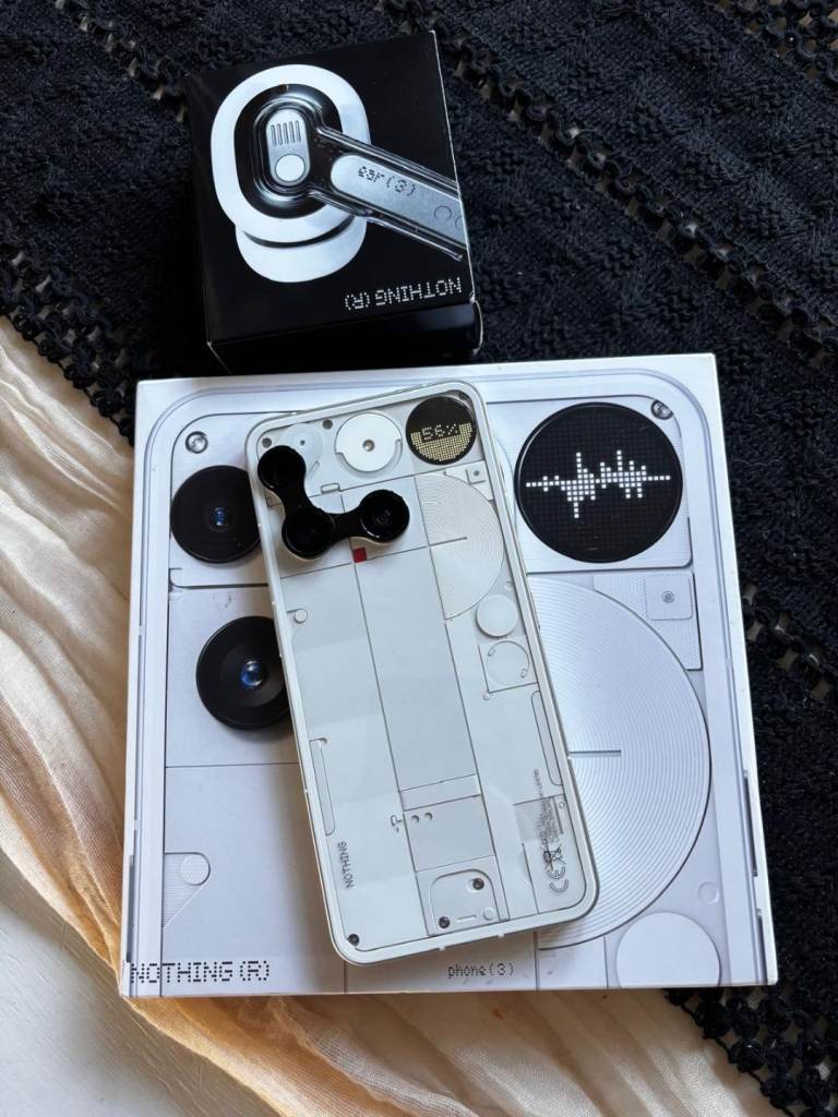 Nothing Phone 3 + Nothing EarBuds 3 