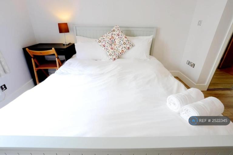 2 bedroom flat in Upper Marshall Street, Birmingham, B1 (2 bed) (#2522345)