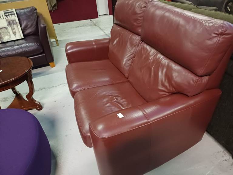 Red leather two-piece suite 