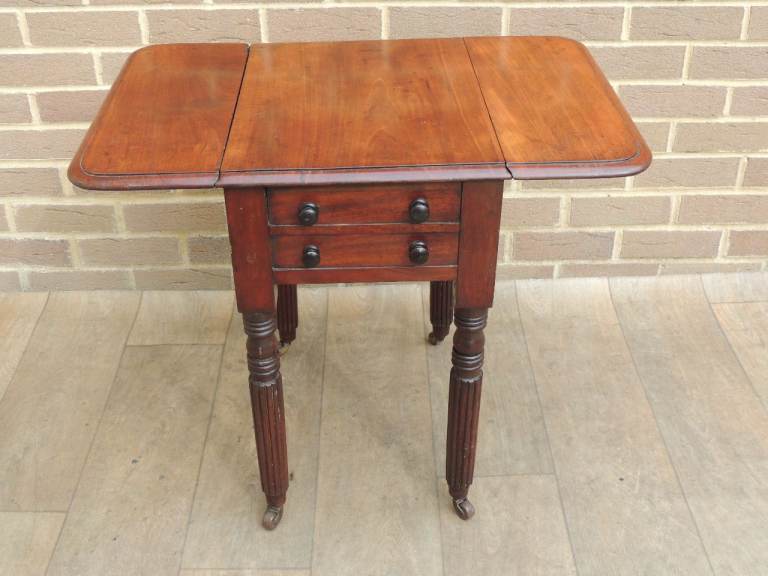 Victorian Antique Side Table (UK Drelivery)