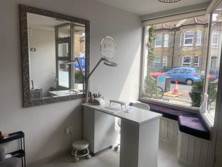 Freelance Nail technician wanted 