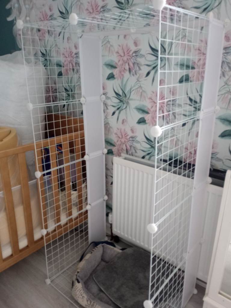 Dog crates and puppy pen