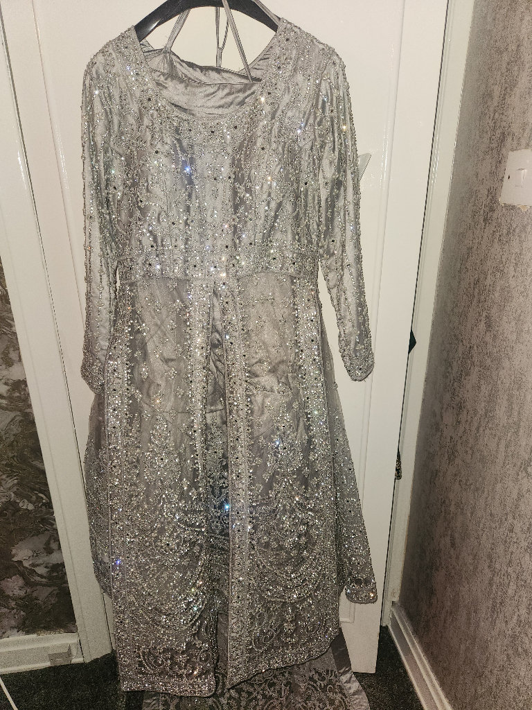 Walima bridal maxi lengha salwar kameez pakistani anarkali