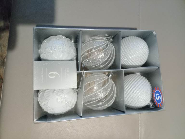 Christmas baubles x6 (NEW)