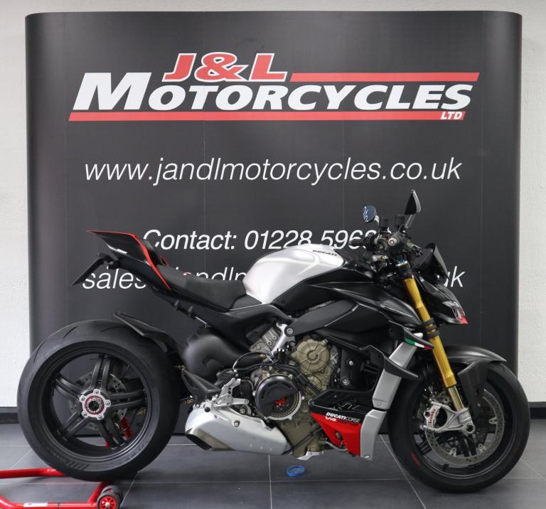 Ducati Streetfighter V4 SP2. Warranty until 27/04/27.