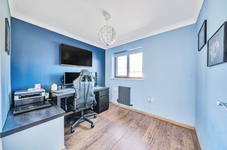 3 bed detached house