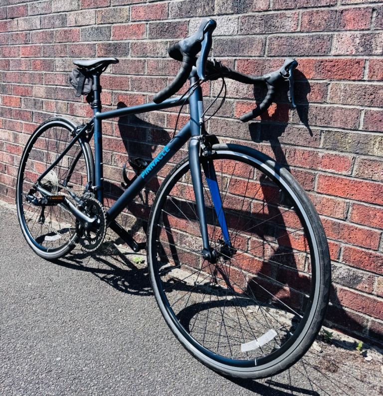 Pinnacle Laterite Road Bike – Shimano Sora – Size M – Excellent Condition