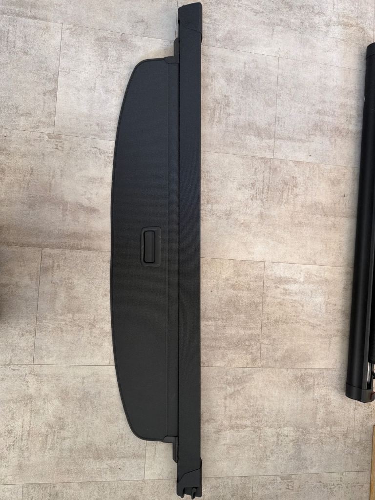 Genuine parcel shelve for audi