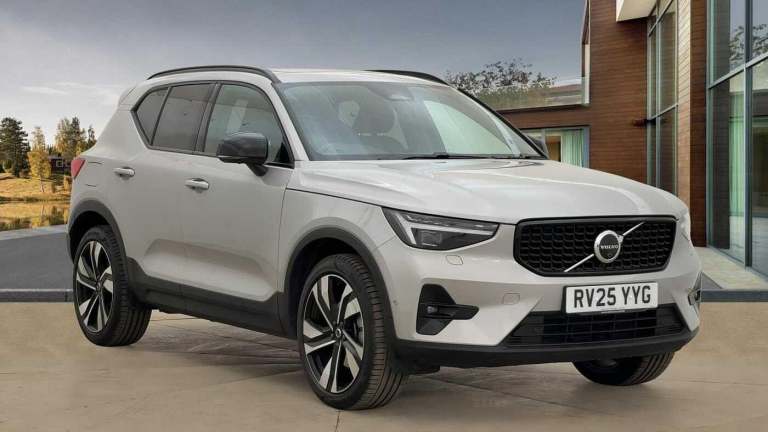 2025 Volvo XC40 2.0 B3P Ultra Dark 5dr Auto ESTATE PETROL Automatic