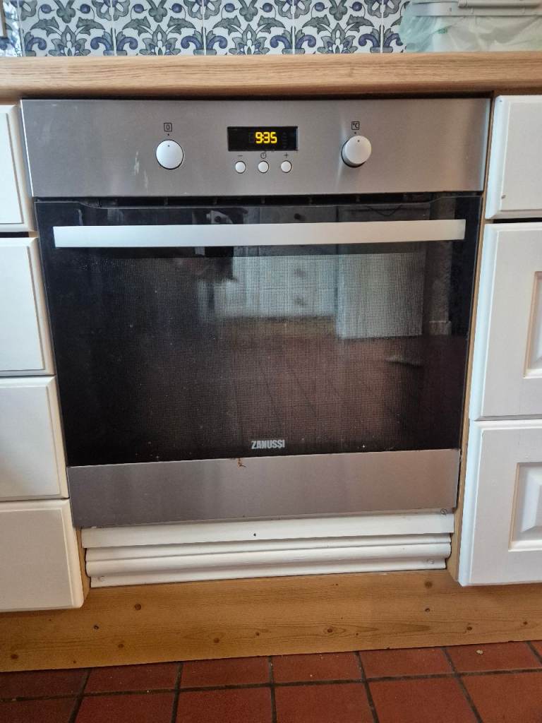 Zanussi Integrated Electric Oven - Good Condition