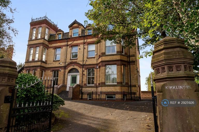 4 bedroom flat in Aigburth Drive, Liverpool, L17 (4 bed) (#2925926)