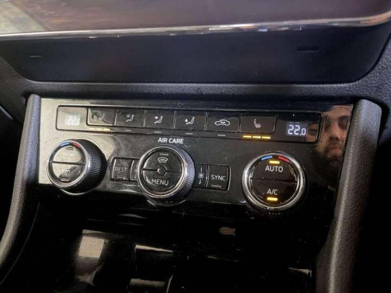 2017 Skoda Superb 2.0 TDI Laurin &amp; Klement DSG Euro 6 (s/s) 5dr Automatic Hatchback Diesel Au...