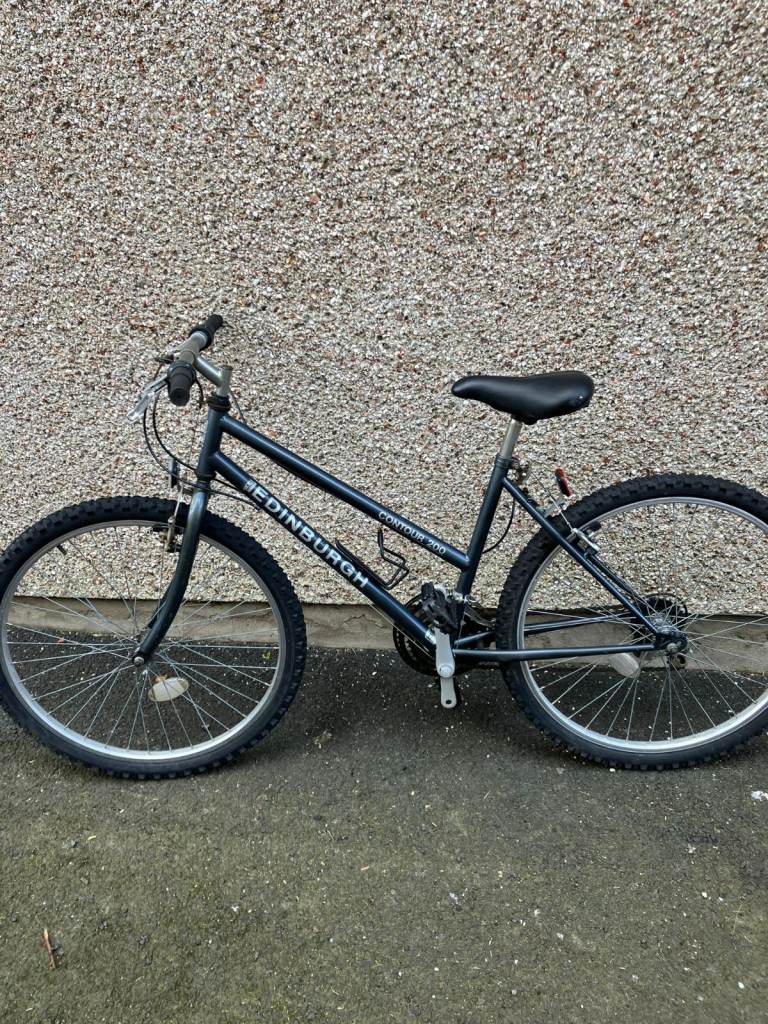 BIKE Ladies Mountain Bike 26 inch Alloy Wheels 18 Speed (Feel Free to View)