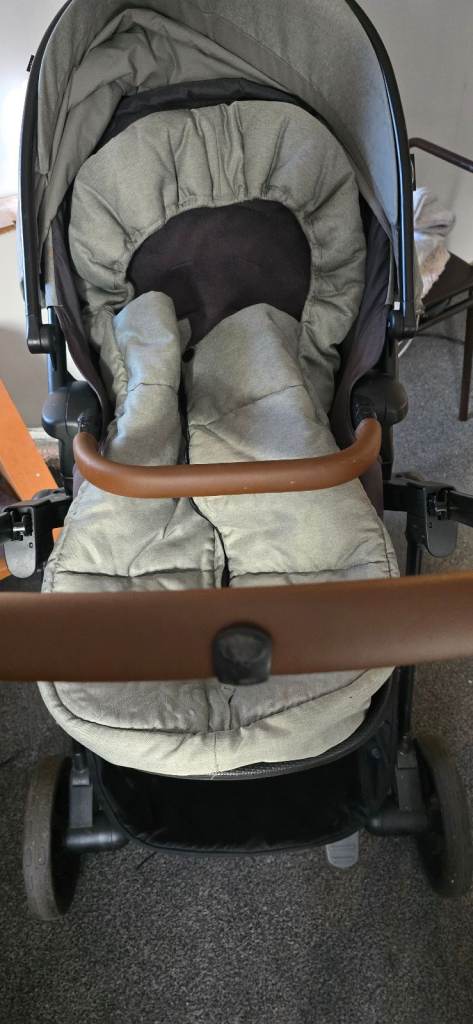 Graco Near2Me 3-in-1 Travel System with R129 Car Seat Heather with ISOFIC