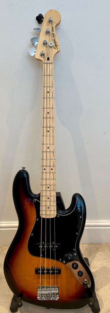 Squier by Fender Affinity Series Jazz Bass
