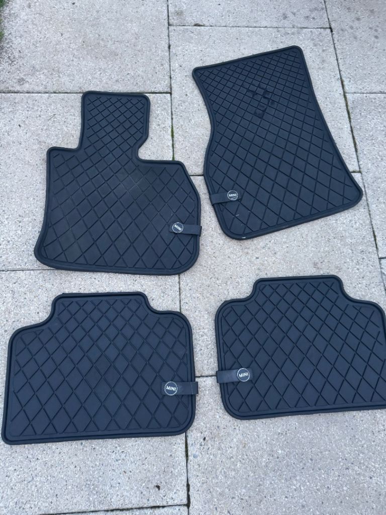 Full set of genuine MINI all-weather rubber floor mats for the MINI Countryman F60.