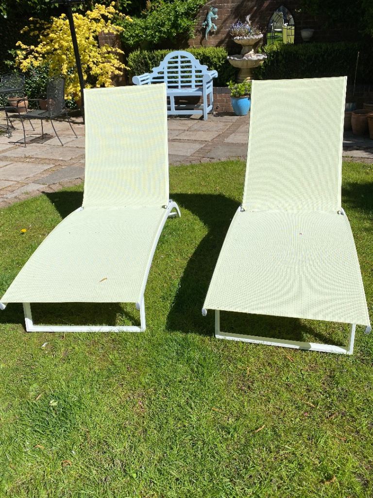 2 adjustable sun Loungers 