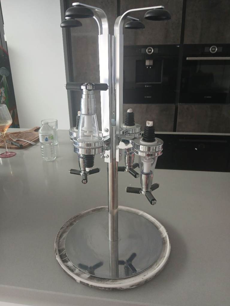 Chrome Drinks Dispenser with 4 Bottle Holders – Good Condition