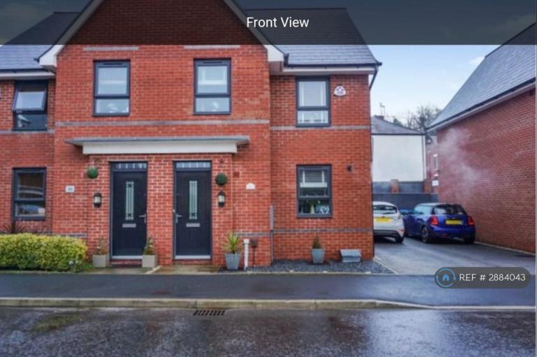 3 bedroom house in Charlton Street, Rochdale, OL11 (3 bed) (#2884043)